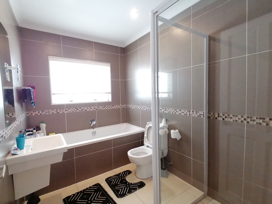 To Let 3 Bedroom Property for Rent in Sunningdale Western Cape